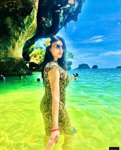 myself Kritika Sharma available right now incall or outcall direct Payment