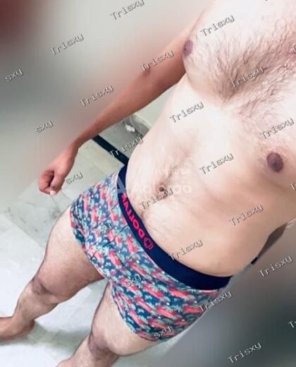 enjoy only female and girl and transgender Free service pusssy liking fast msg me