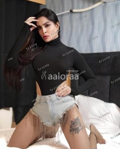 Hii am Anushka independent hot girl direct meet available